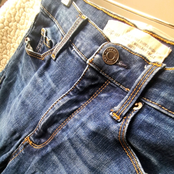 High Waisted Dark Wash GAP Skinny Jeans - Picture 4 of 4